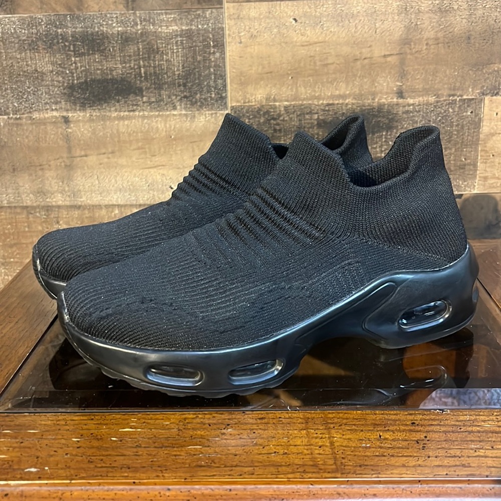 Women’s Athletic Shoe